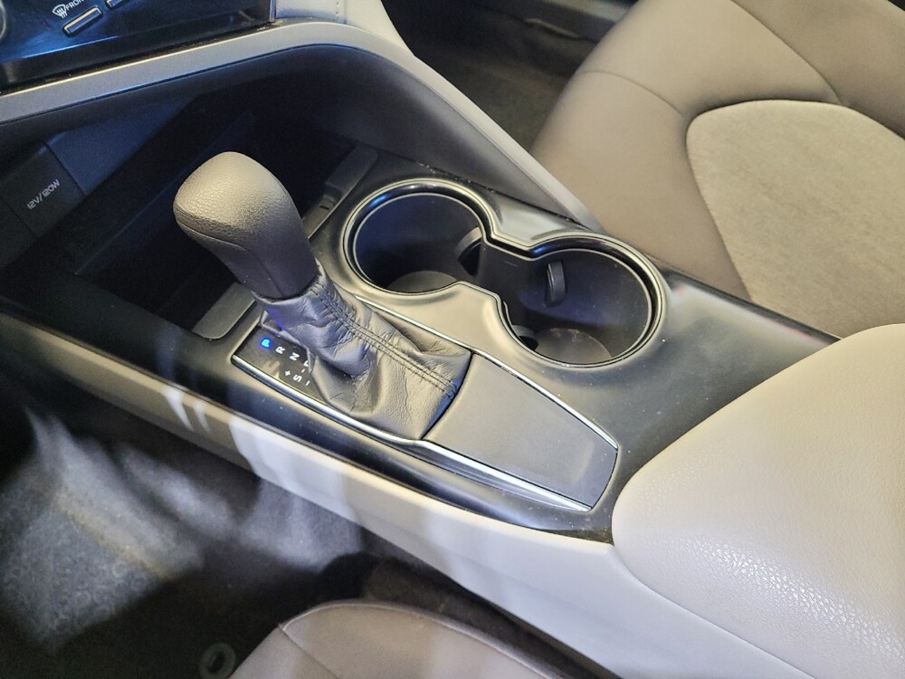 2020 Toyota Camry in Miamisburg, OH 45342 - 18080664 26