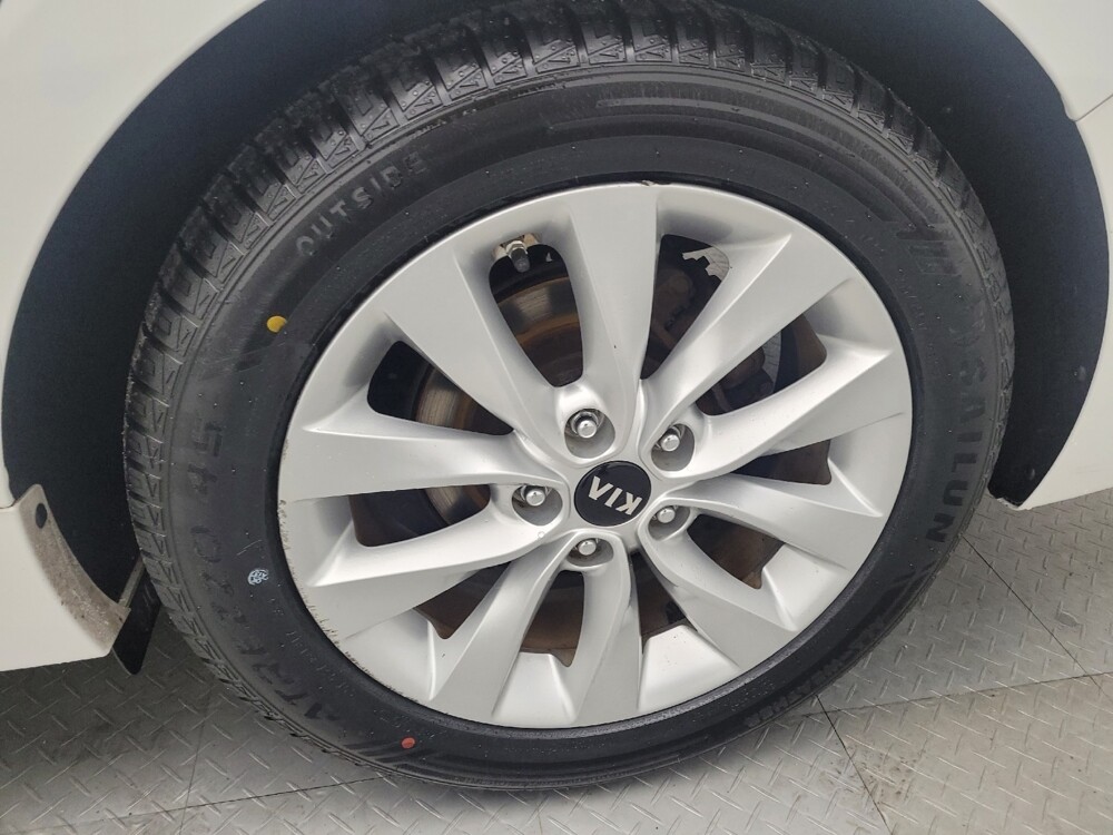 2018 Kia Optima in Maple Heights, OH 44137 - 18080688 31