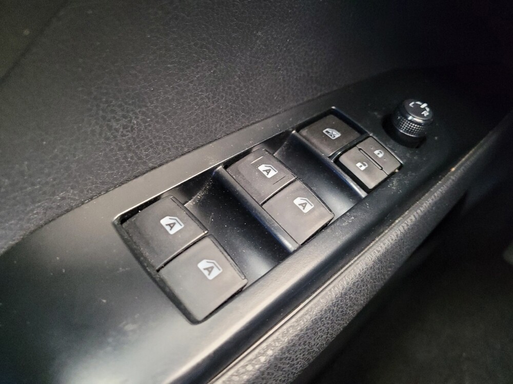 2019 Toyota Camry in Maple Heights, OH 44137 - 18080689 27