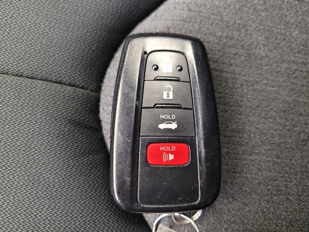 2019 Toyota Camry in Maple Heights, OH 44137 - 18080689 32