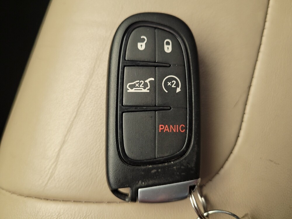 2018 Jeep Cherokee in Columbus, OH 43231 - 18080698 32