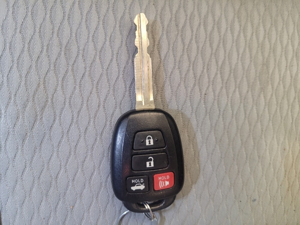 2016 Toyota Corolla in Maple Heights, OH 44137 - 18080715 32