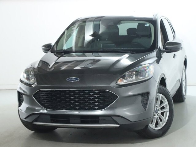 2020 Ford Escape in Bedford, OH 44146 - 18080723 3