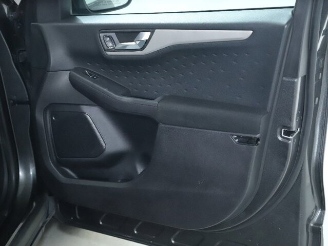 2020 Ford Escape in Bedford, OH 44146 - 18080723 32