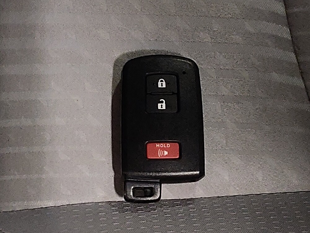 2018 Toyota Prius Prime in Lauderdale Lakes, FL 33313 - 18080733 32