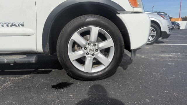 2015 Nissan Titan in Dallas, TX 75228 - 18080738 5