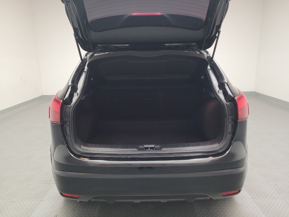 2017 Nissan Rogue Sport in Montclair, CA 91763 - 18080749 29