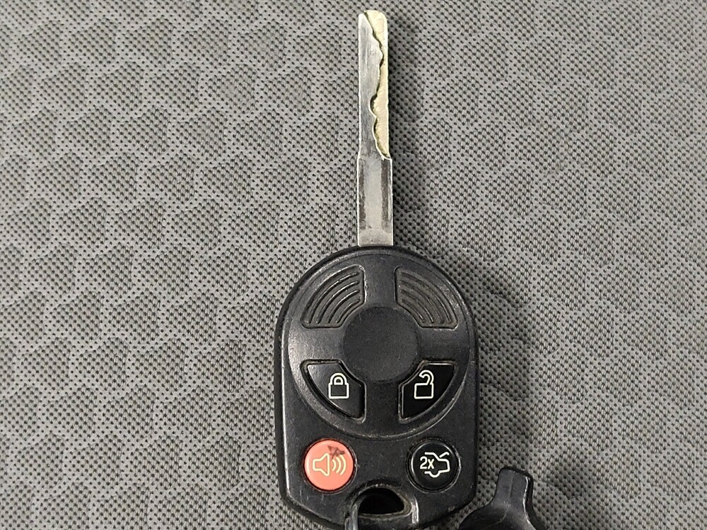 2017 Ford C-MAX in Lewisville, TX 75067 - 18080772 32