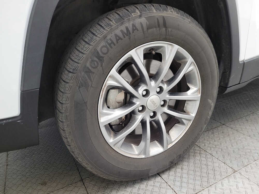 2020 Jeep Cherokee in Mesa, AZ 85210 - 18080786 31