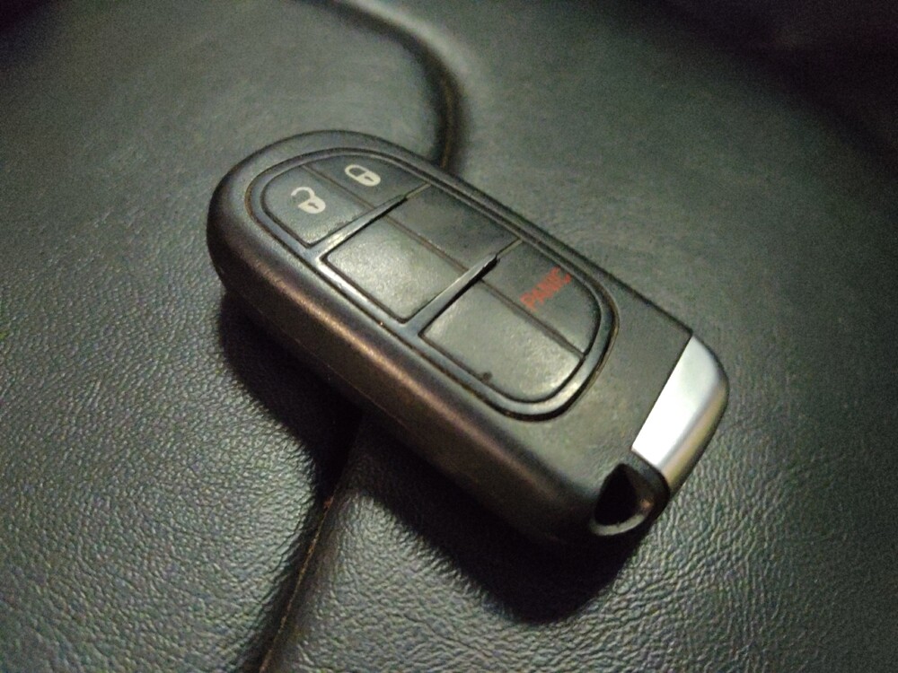 2020 Jeep Cherokee in Mesa, AZ 85210 - 18080786 32