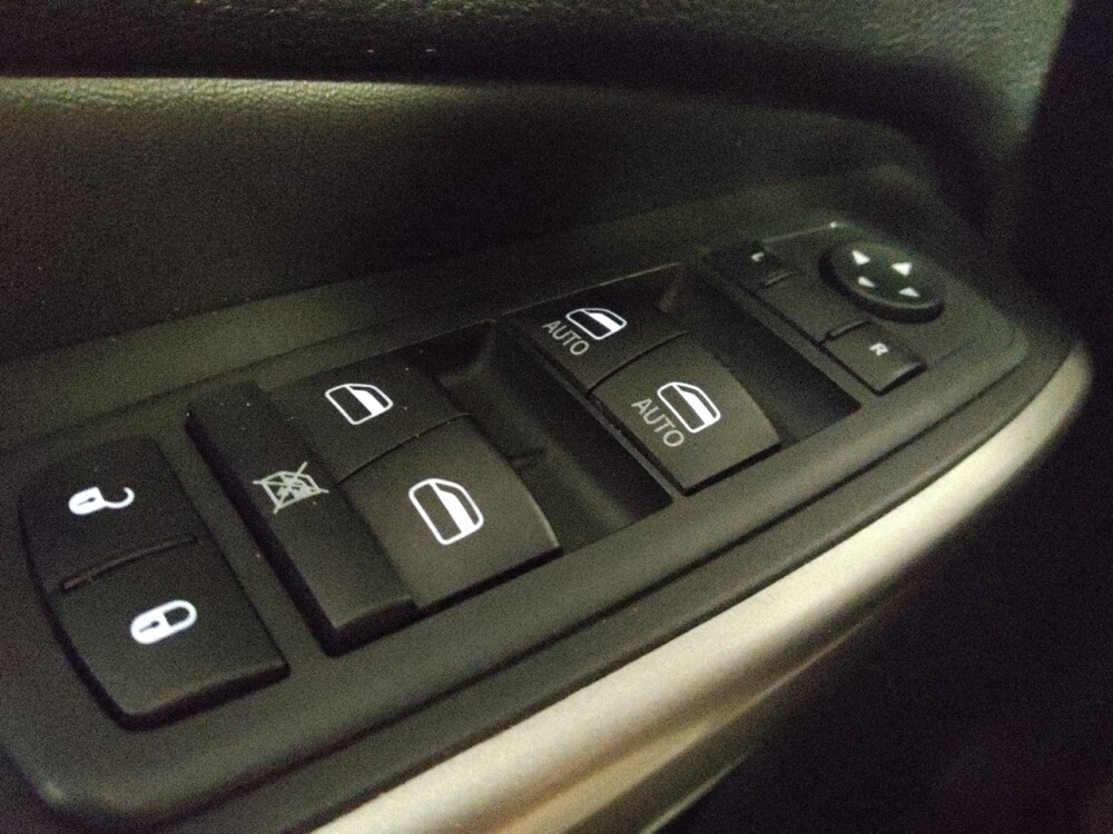 2020 Jeep Cherokee in Mesa, AZ 85210 - 18080786 27