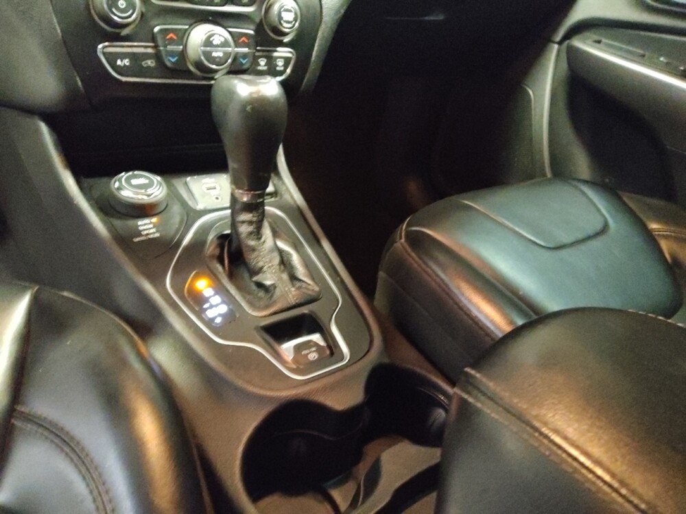 2020 Jeep Cherokee in Mesa, AZ 85210 - 18080786 26