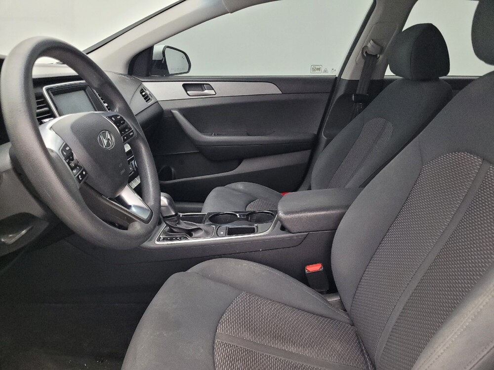 2019 Hyundai Sonata in Lakeland, FL 33815 - 18080799 17