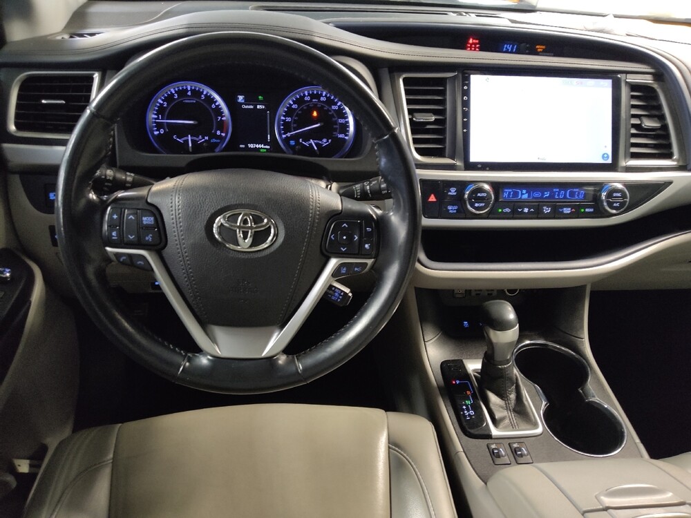 2019 Toyota Highlander in Lakeland, FL 33815 - 18080800 22