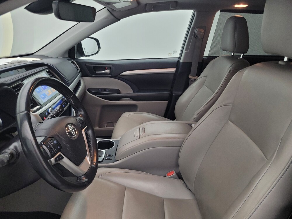 2019 Toyota Highlander in Lakeland, FL 33815 - 18080800 17