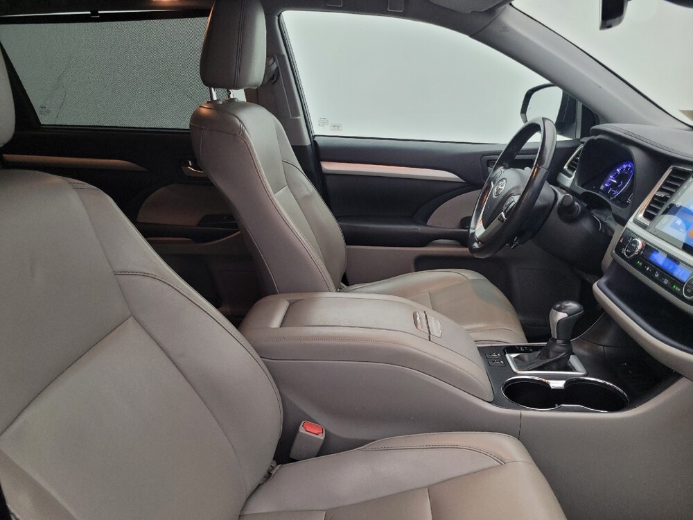 2019 Toyota Highlander in Lakeland, FL 33815 - 18080800 21