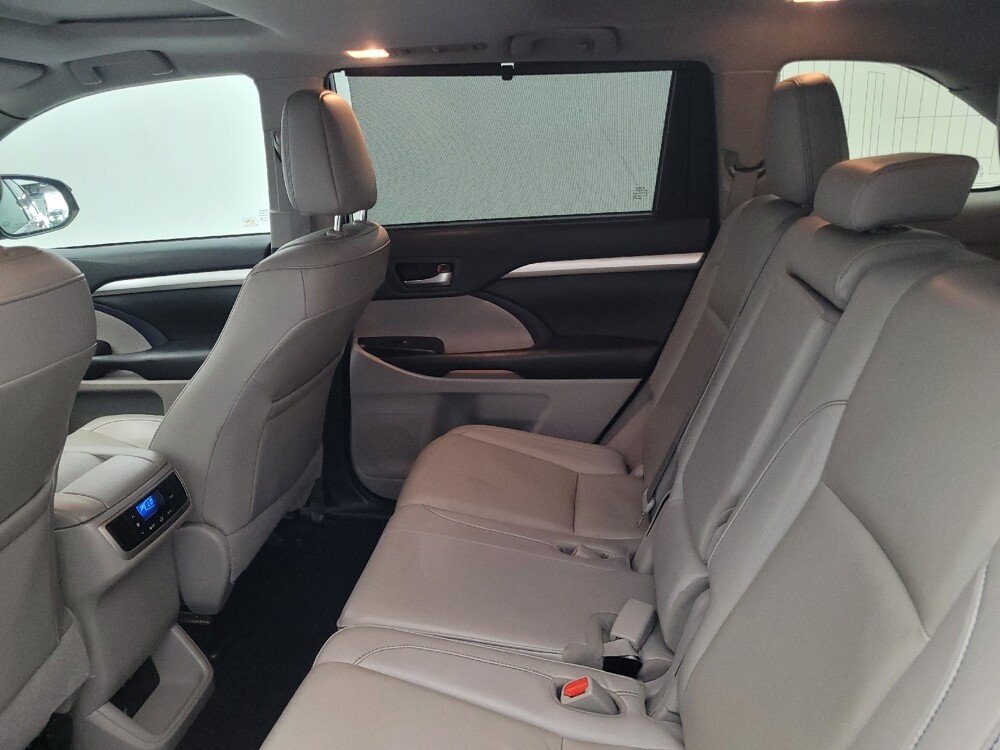 2019 Toyota Highlander in Lakeland, FL 33815 - 18080800 18