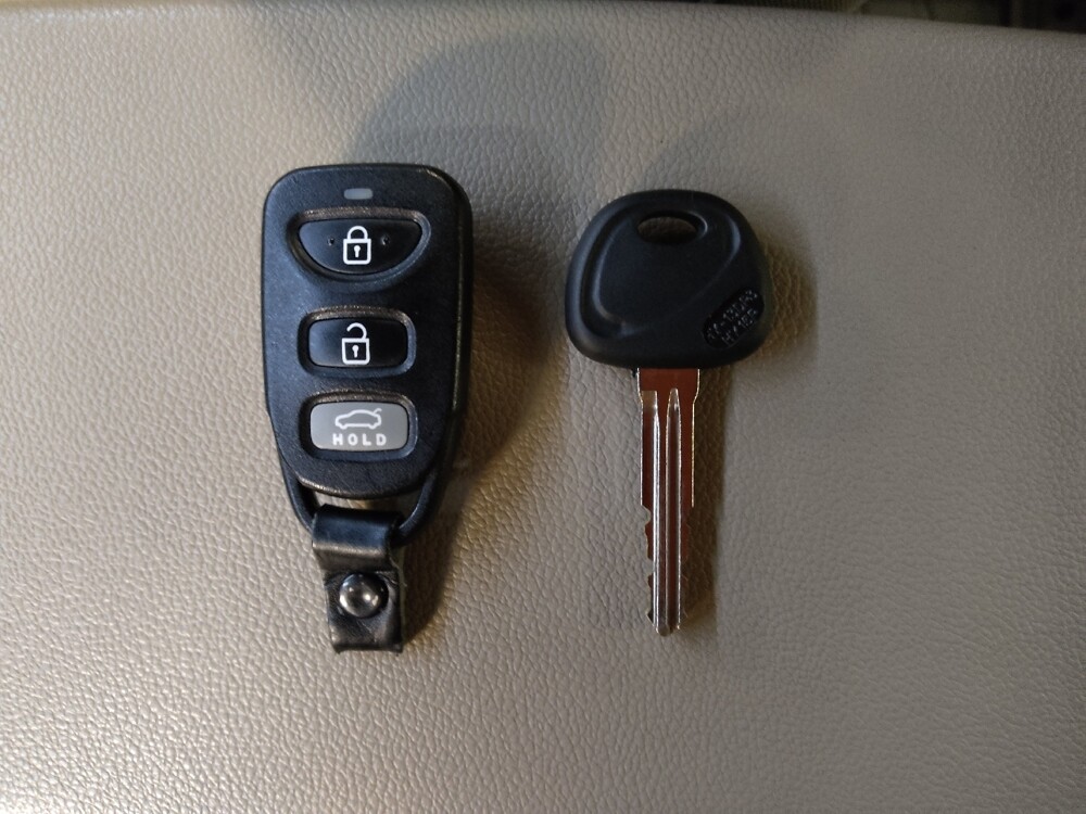 2019 Hyundai Elantra in Winston-Salem, NC 27103 - 18080822 32