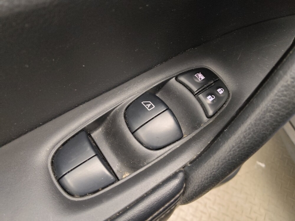 2020 Nissan Rogue in Springfield, MO 65807 - 18080837 27