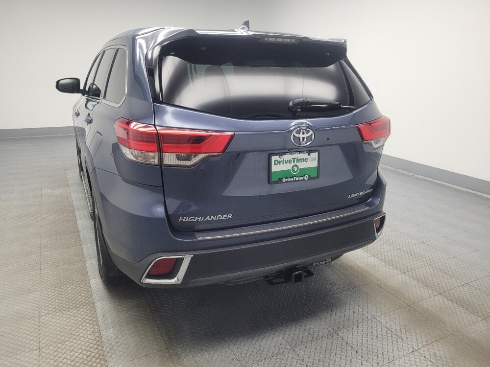 2017 Toyota Highlander in Ft Wayne, IN 46805 - 18080891 6