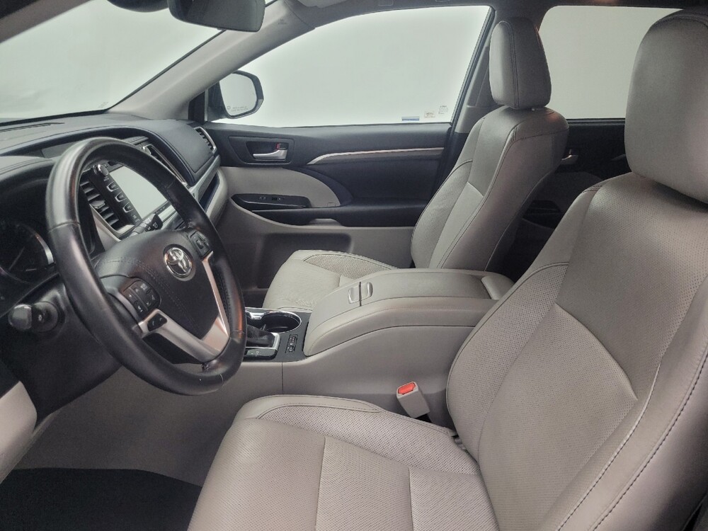 2017 Toyota Highlander in Ft Wayne, IN 46805 - 18080891 17