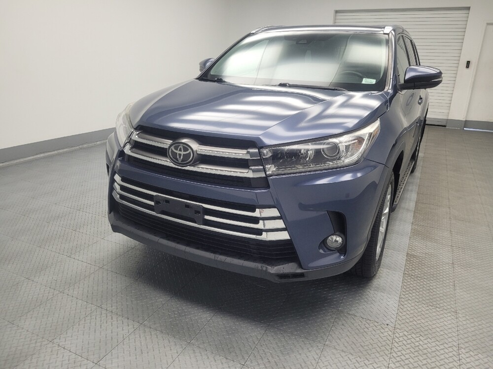 2017 Toyota Highlander in Ft Wayne, IN 46805 - 18080891 15