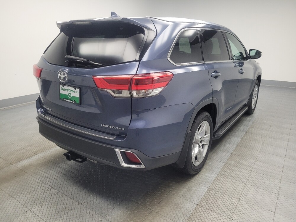 2017 Toyota Highlander in Ft Wayne, IN 46805 - 18080891 9