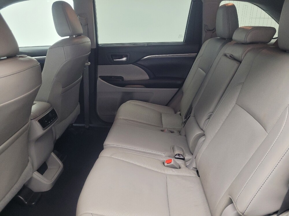 2017 Toyota Highlander in Ft Wayne, IN 46805 - 18080891 18