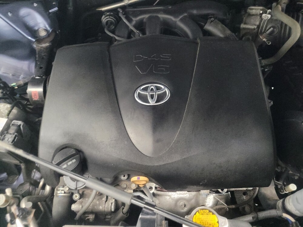 2017 Toyota Highlander in Ft Wayne, IN 46805 - 18080891 30