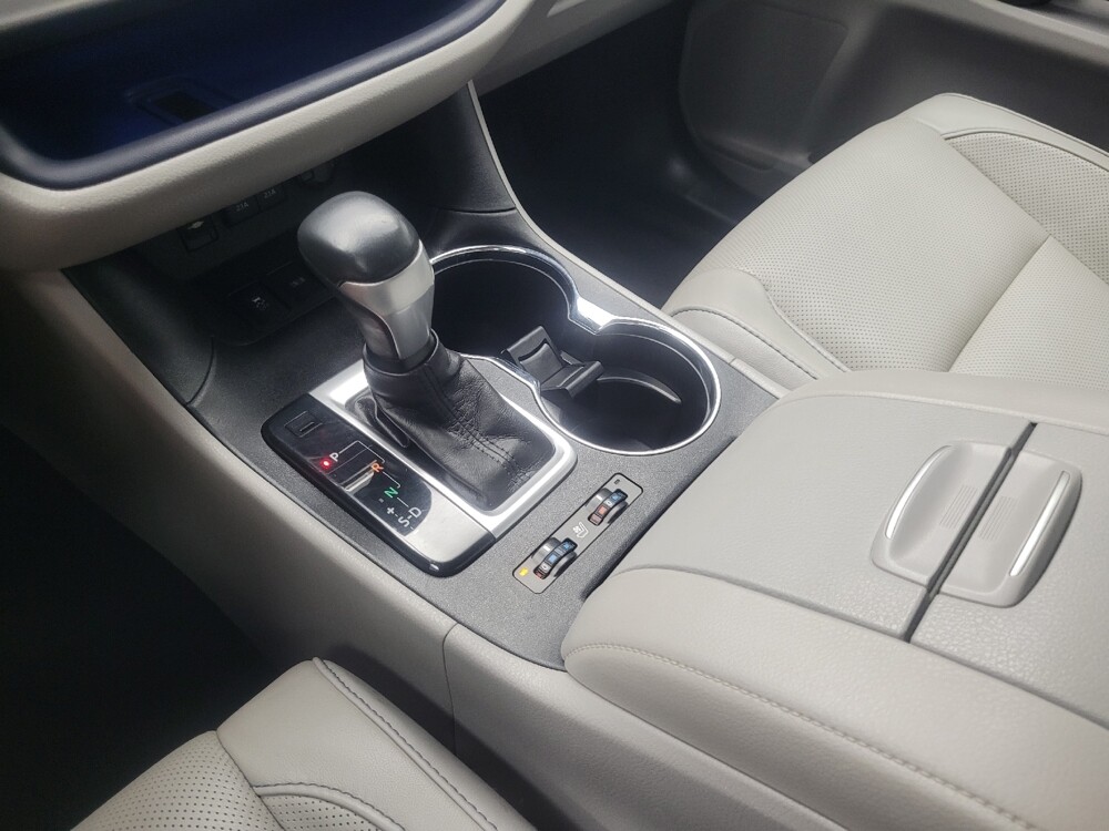 2017 Toyota Highlander in Ft Wayne, IN 46805 - 18080891 26