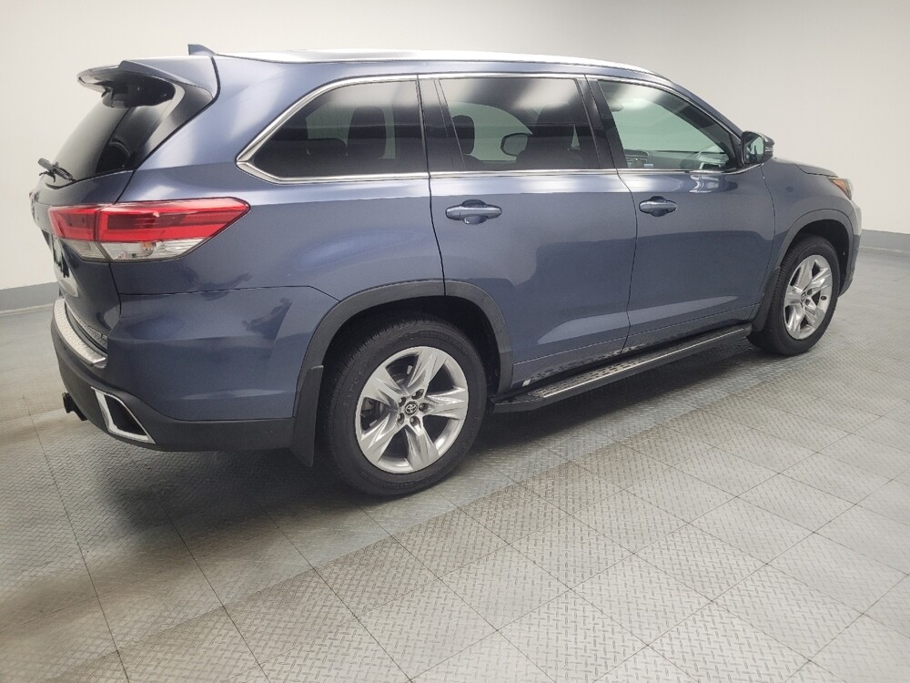 2017 Toyota Highlander in Ft Wayne, IN 46805 - 18080891 10