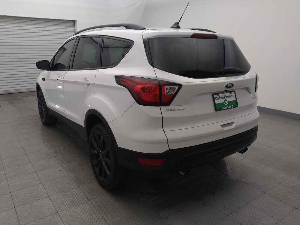 2019 Ford Escape in Houston, TX 77074 - 18080929 5