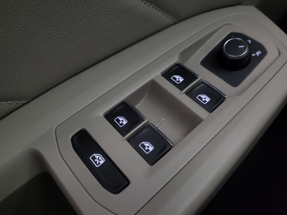 2022 Volkswagen Atlas in Indianapolis, IN 46219 - 18080942 27