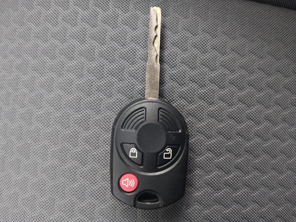 2018 Ford Escape in Houston, TX 77074 - 18080950 32