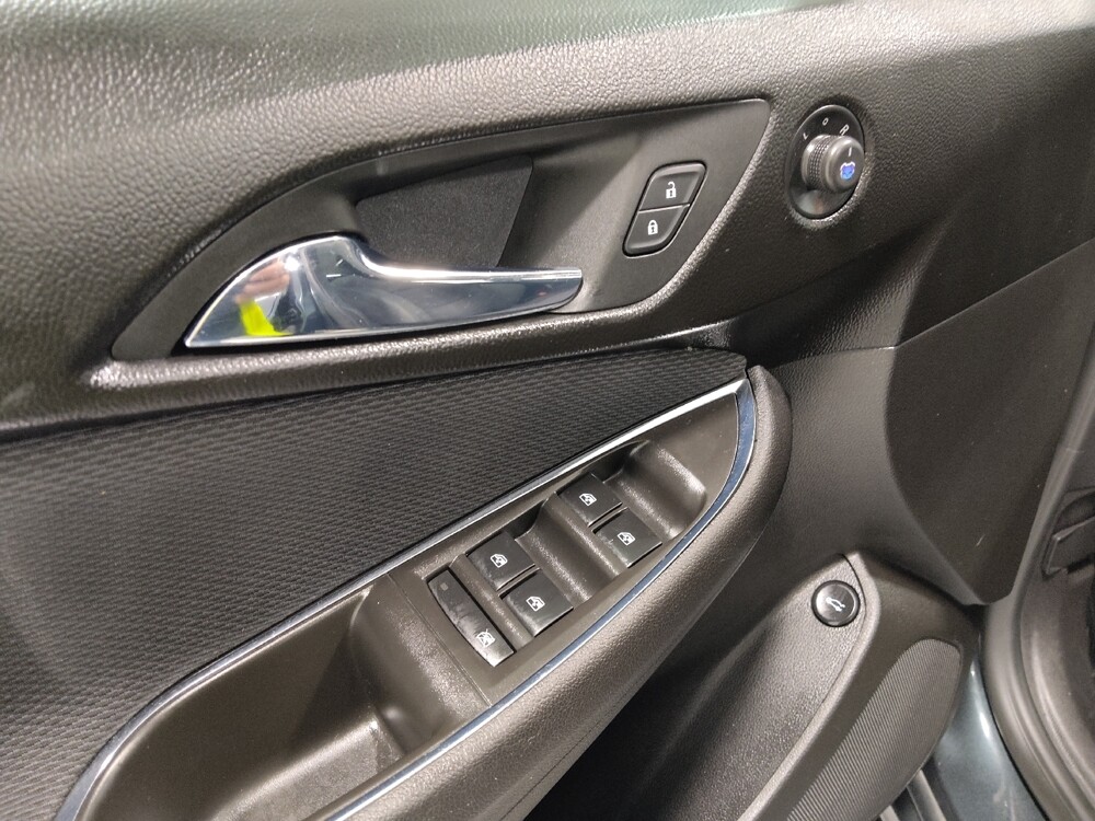 2017 Chevrolet Cruze in Columbus, OH 43231 - 18080952 27