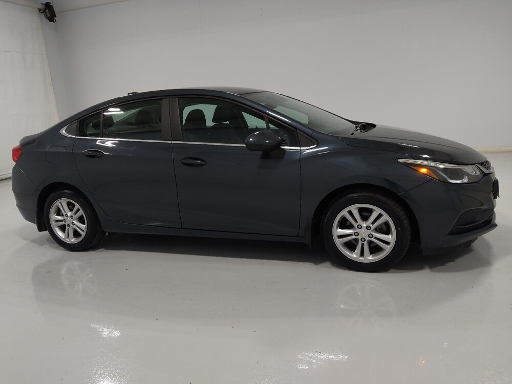 2017 Chevrolet Cruze in Columbus, OH 43231 - 18080952 11