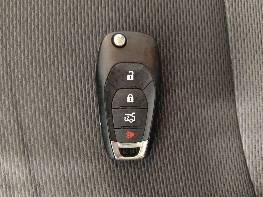 2017 Chevrolet Cruze in Columbus, OH 43231 - 18080952 32