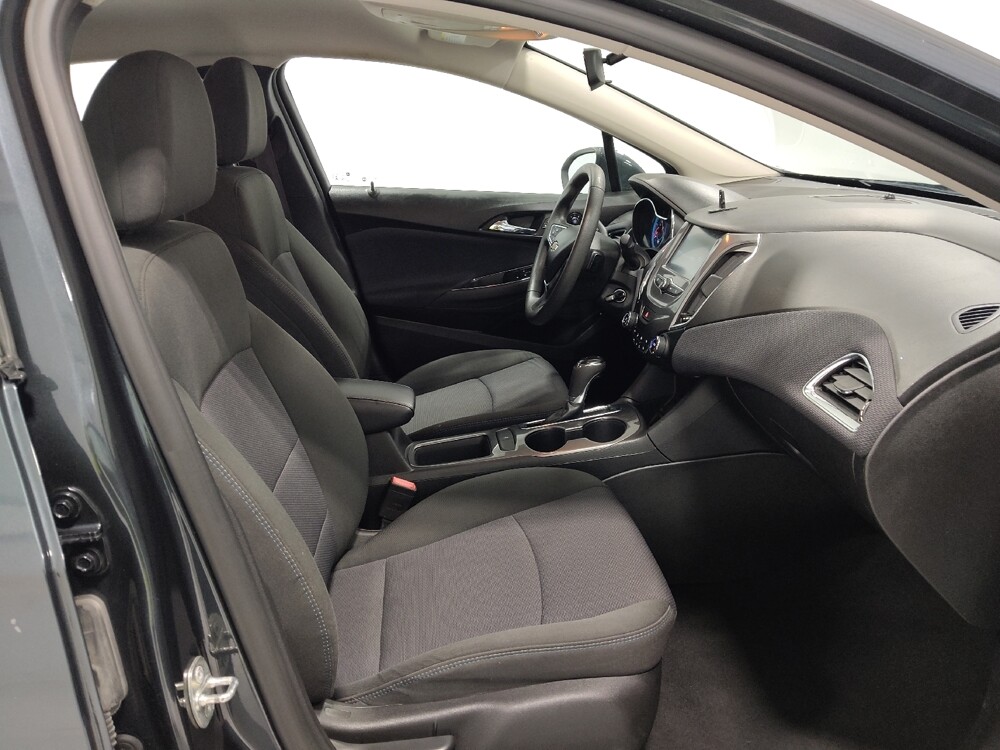 2017 Chevrolet Cruze in Columbus, OH 43231 - 18080952 21