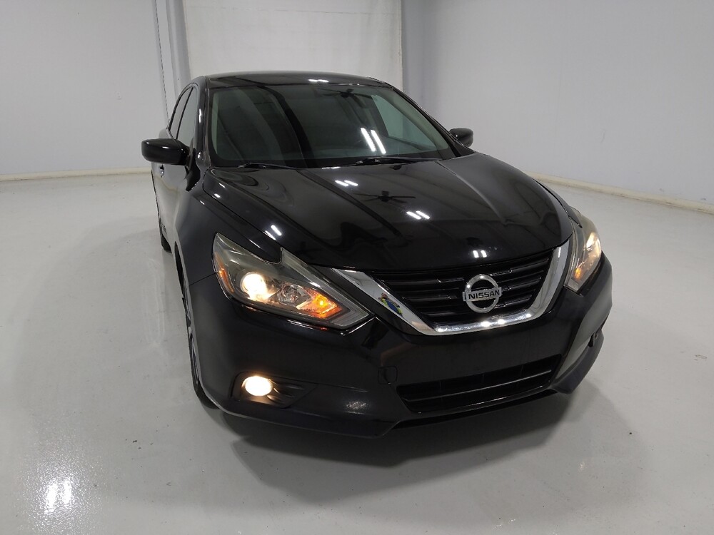 2017 Nissan Altima in Columbus, OH 43231 - 18080953 14