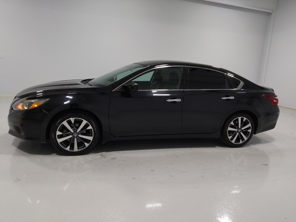 2017 Nissan Altima in Columbus, OH 43231 - 18080953 2