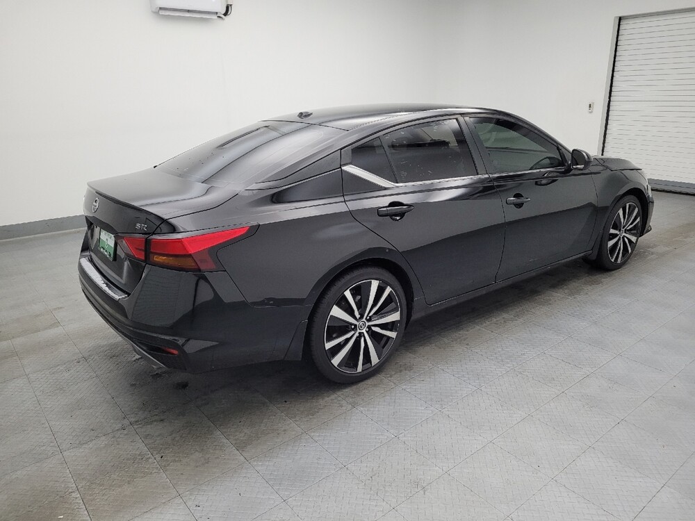 2021 Nissan Altima in Columbus, OH 43231 - 18080980 10