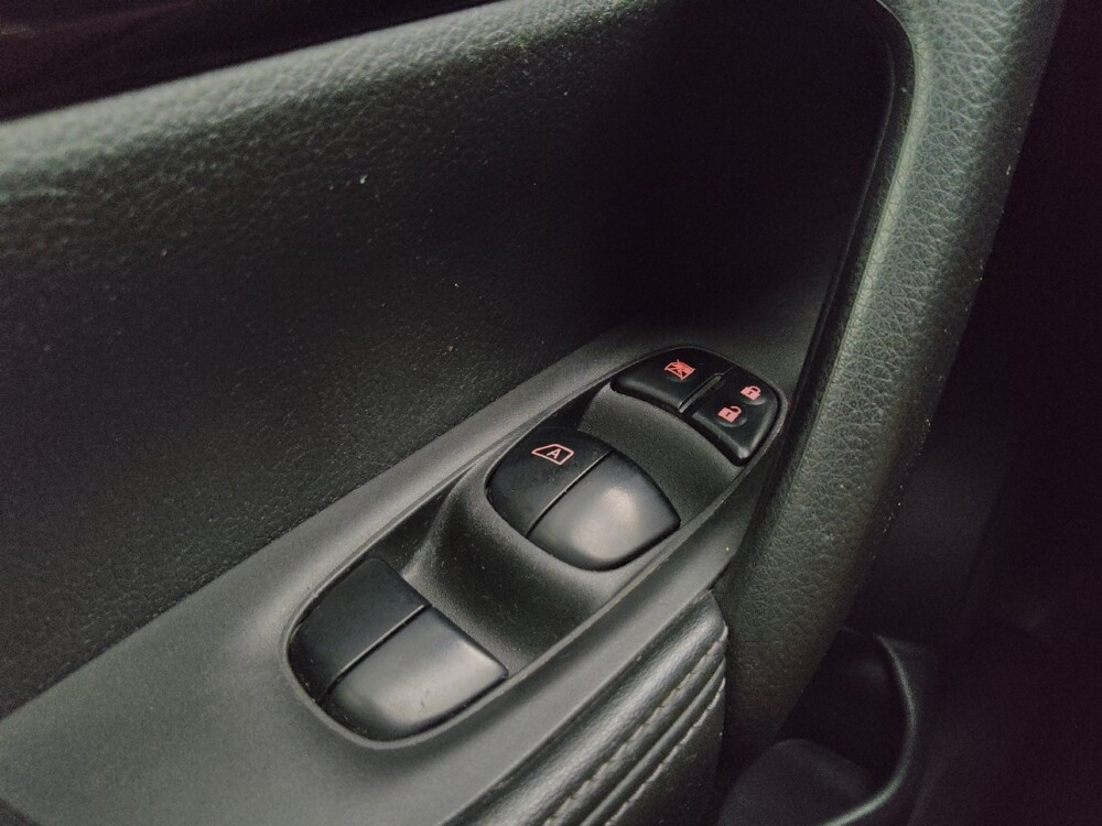 2018 Nissan Rogue Sport in Des Moines, IA 50310 - 18080987 27