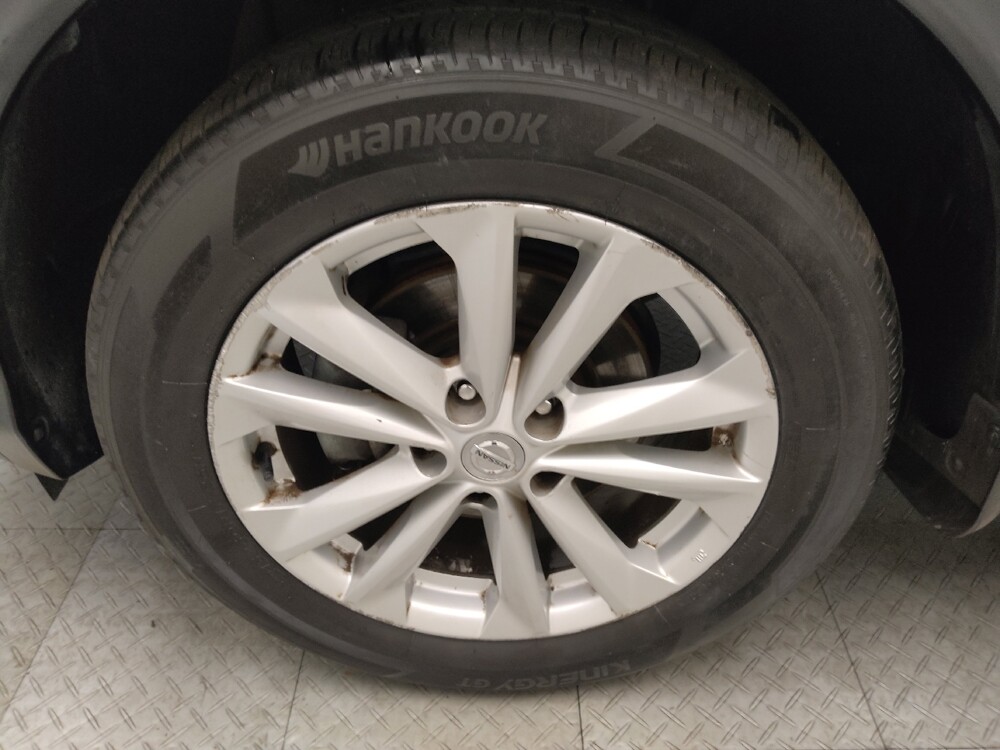 2018 Nissan Rogue Sport in Des Moines, IA 50310 - 18080987 31