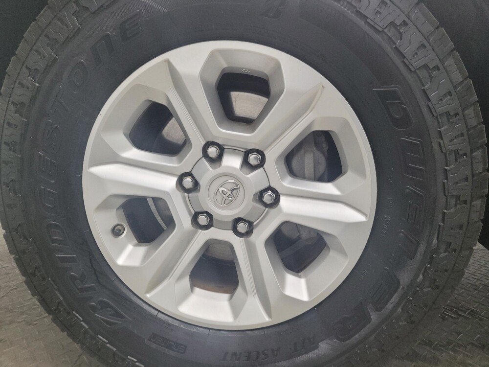 2018 Toyota 4Runner in Eastpointe, MI 48021 - 18080997 31