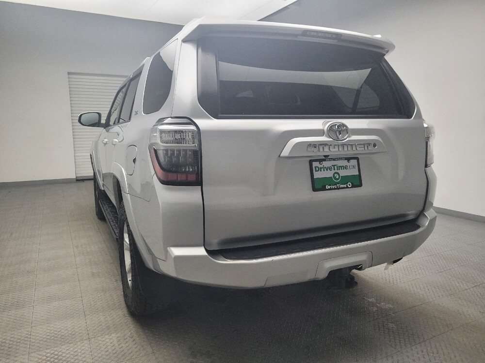 2018 Toyota 4Runner in Eastpointe, MI 48021 - 18080997 6