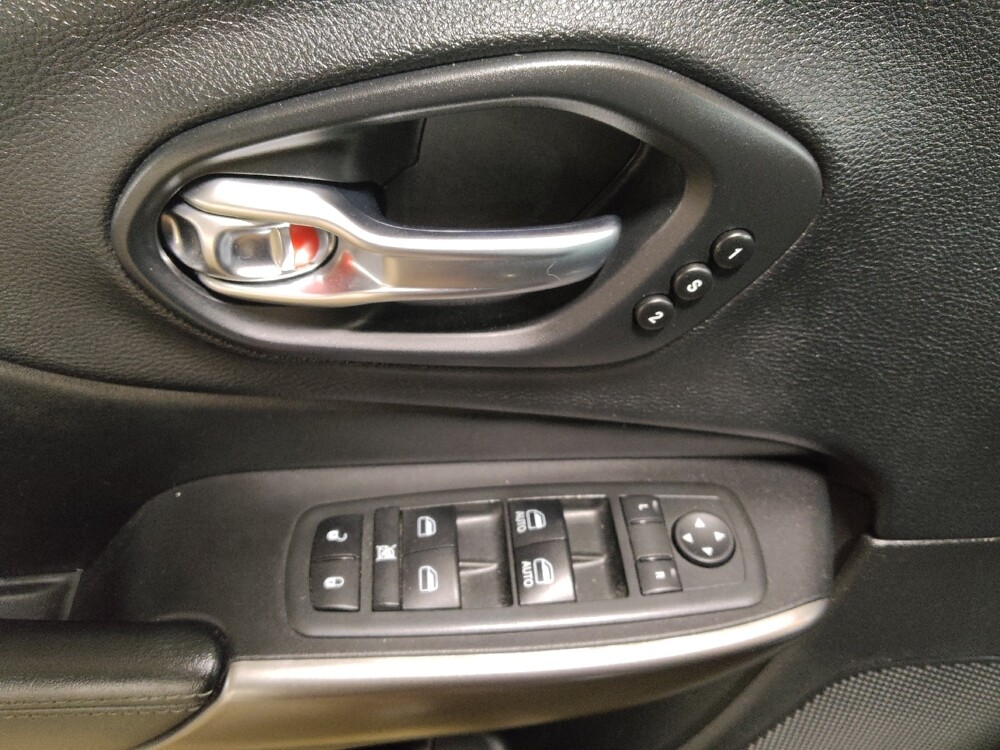 2020 Jeep Cherokee in Tyler, TX 75701 - 18081001 27