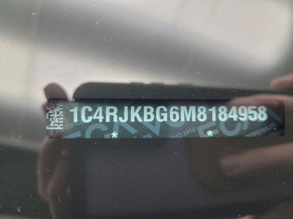 2021 Jeep Grand Cherokee L in Indianapolis, IN 46219 - 18081012 33