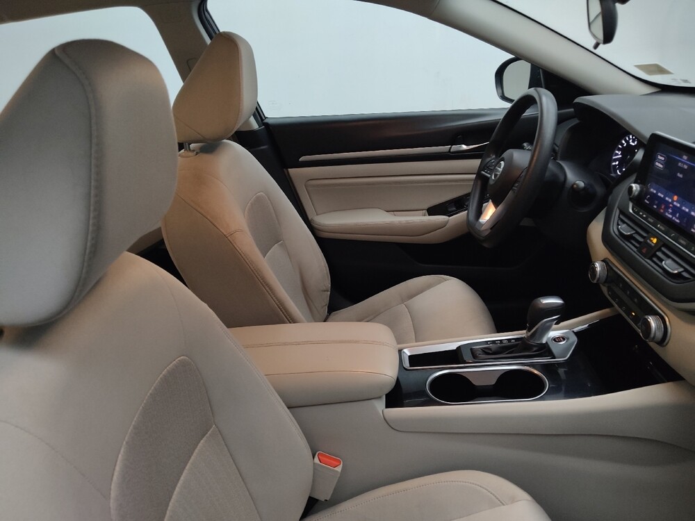 2021 Nissan Altima in Lombard, IL 60148 - 18081032 21