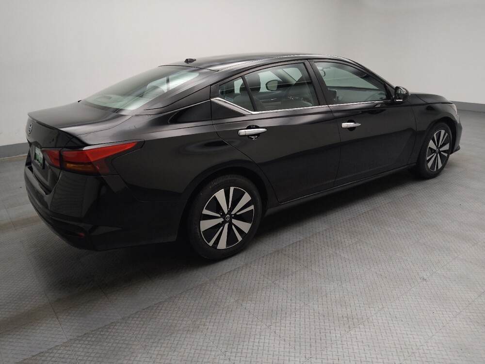 2021 Nissan Altima in Lombard, IL 60148 - 18081032 10