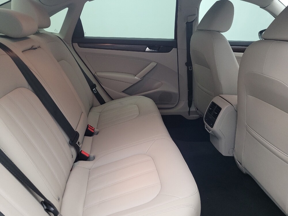 2020 Volkswagen Passat in Jacksonville, FL 32210 - 18081045 19